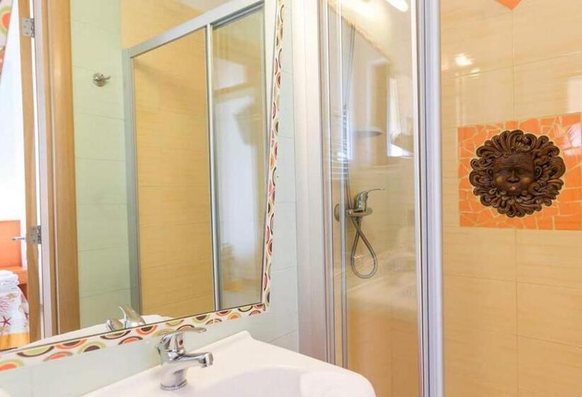 غرفة قياسية رباعية, Villa Arneide