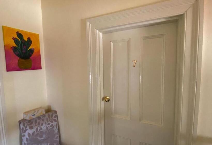 اتاق لوکس سه تخته, Ellstanmor Guesthouse Cooma