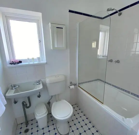 اتاق لوکس سه تخته, Ellstanmor Guesthouse Cooma