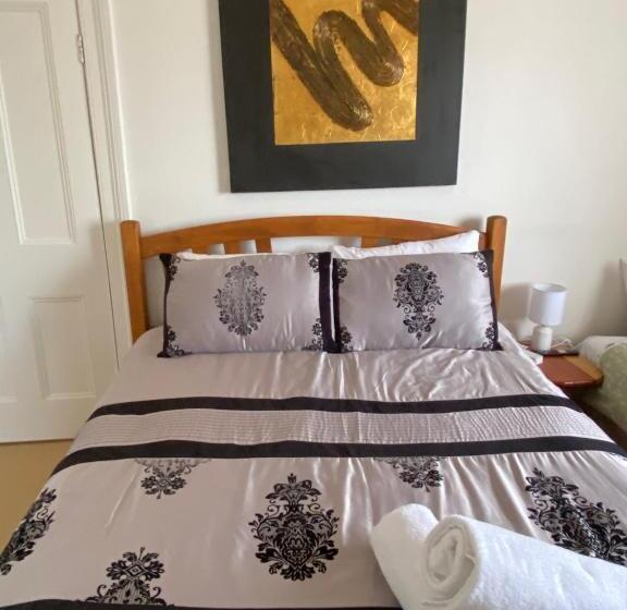 اتاق لوکس سه تخته, Ellstanmor Guesthouse Cooma