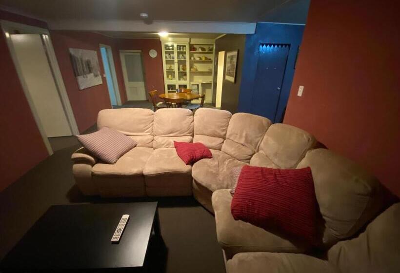 سوییت خانوادگی, Ellstanmor Guesthouse Cooma