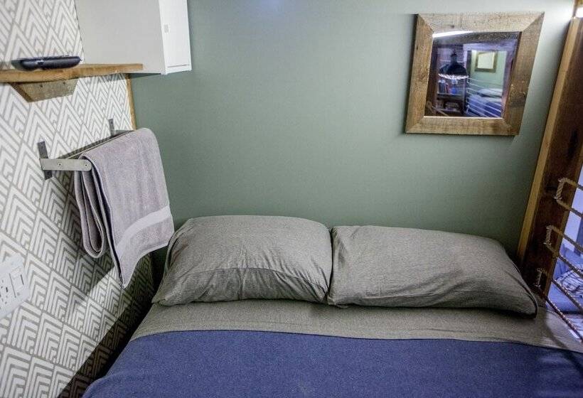 سرير فى غرفة مشتركه, Podshare East Hollywood