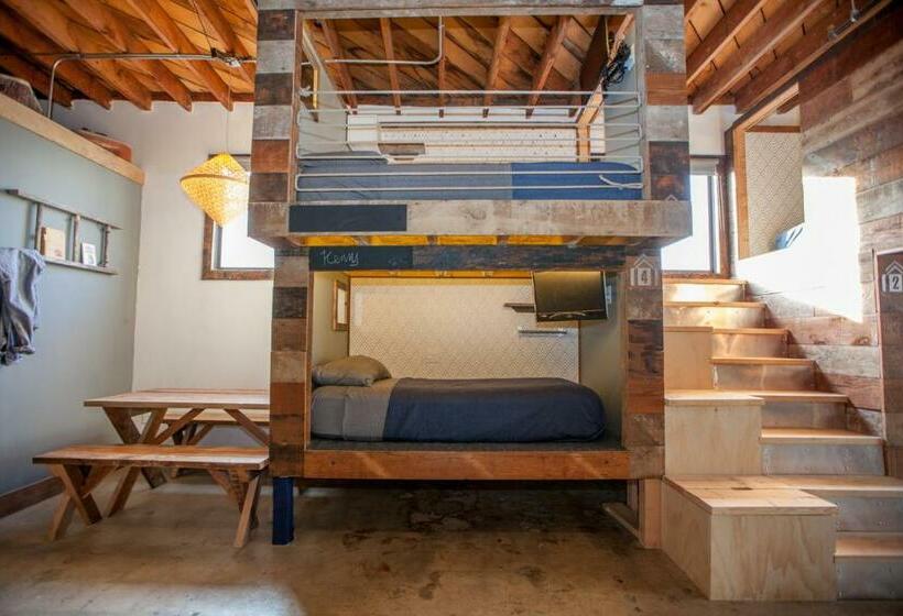 공동 객실, Podshare East Hollywood