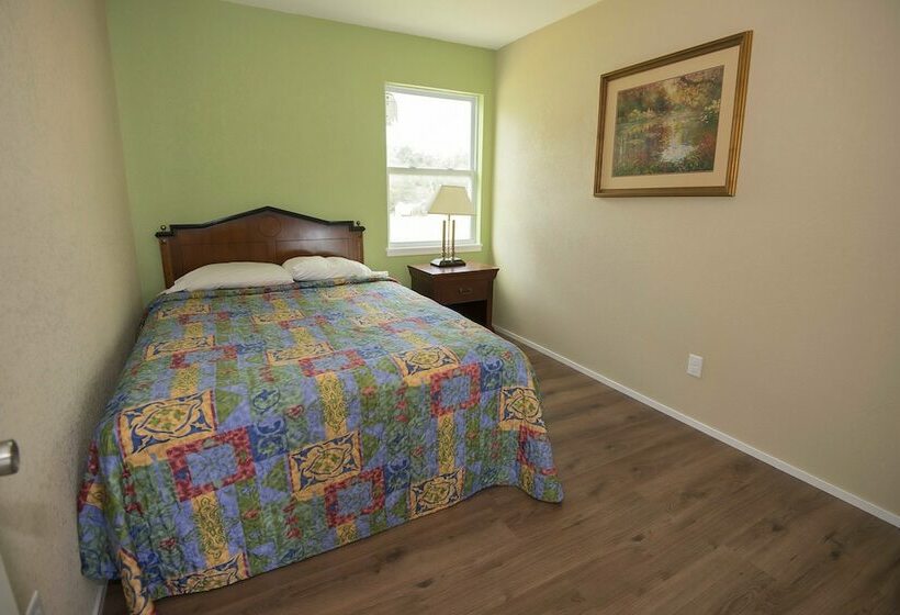 غرفة قياسية, Avon Motel