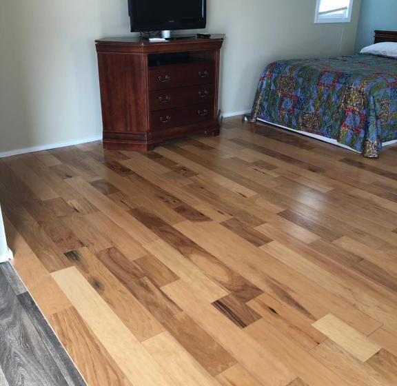 إستوديو ديلوكس, Avon Motel