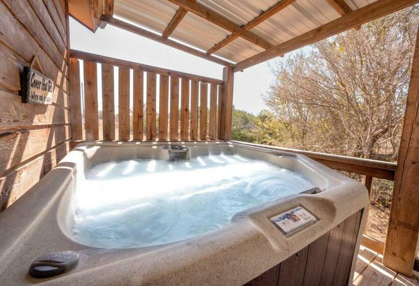 קוטג' דלוקס, City On A Hill At Spring Creek