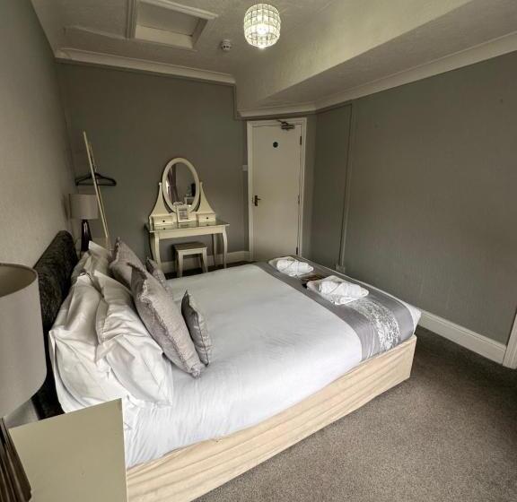 غرفة ديلوكس, The Six Bells