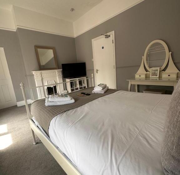 غرفة ديلوكس, The Six Bells