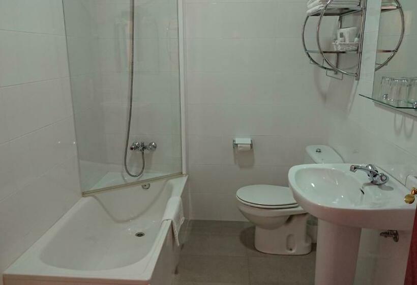 اتاق استاندارد با بالکن و چشمانداز دریا, Avenida