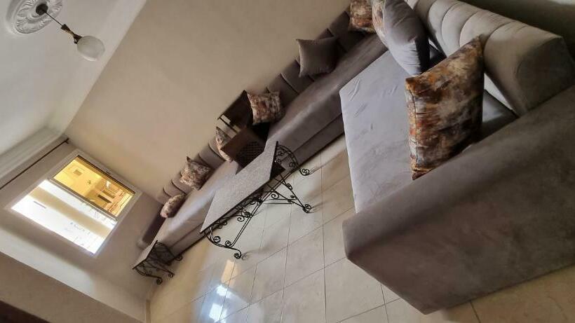 Medencére Néző Egyágyas Szoba, Beach Club La Perle