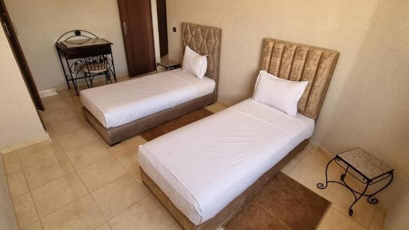 اتاق استاندارد سه نفره, Beach Club La Perle