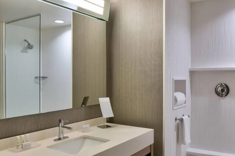 Standard-huone King-vuode, Courtyard By Marriott Houston Northwest/cypress