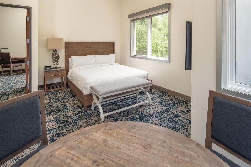 Люкс Кровать Кинг, Four Points By Sheraton Santa Cruz Scotts Valley