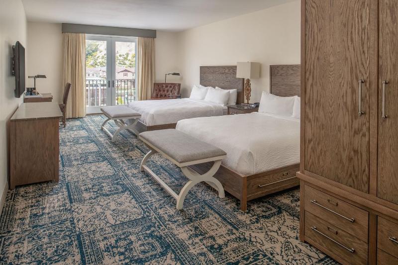 스탠다드 룸 킹사이즈 침대, Four Points By Sheraton Santa Cruz Scotts Valley