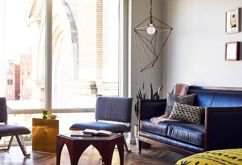 스탠다드 스튜디오, The Line Hotel Dc