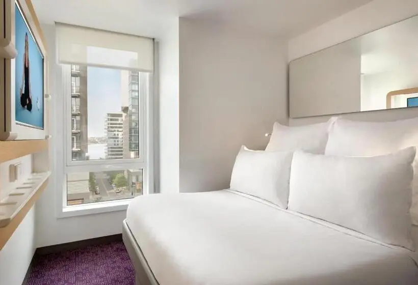 اتاق پرمیوم, Yotel Boston