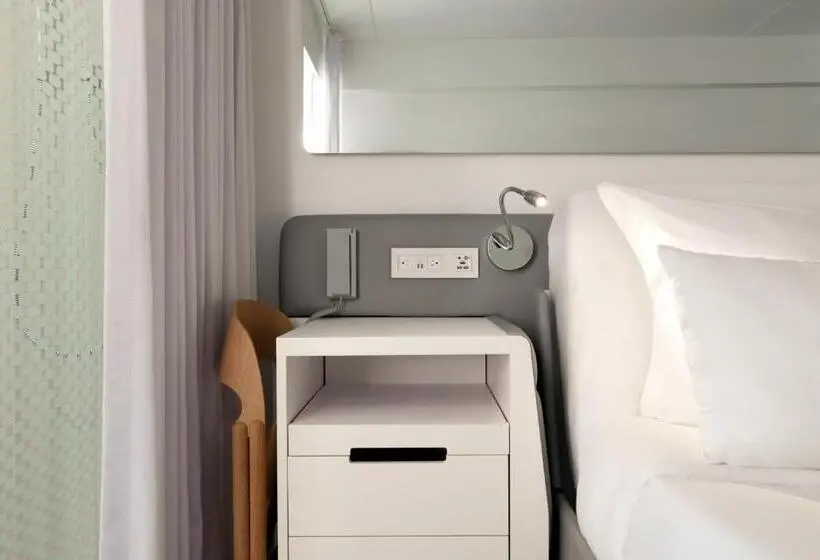 اتاق پرمیوم, Yotel Boston