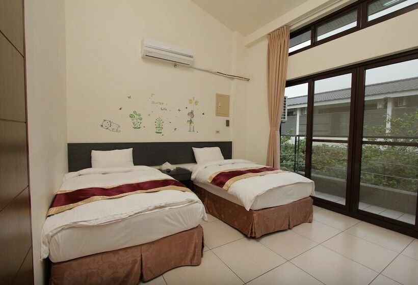 اتاق استاندارد چهار تخته, Sanyi Sakura Resort