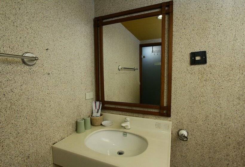 اتاق استاندارد چهار تخته, Sanyi Sakura Resort