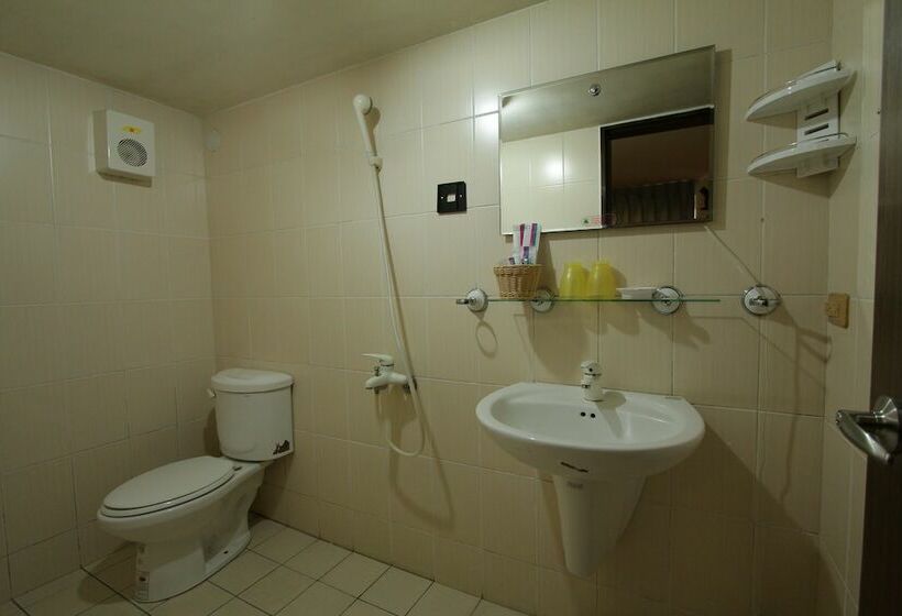 اتاق استاندارد چهار تخته, Sanyi Sakura Resort