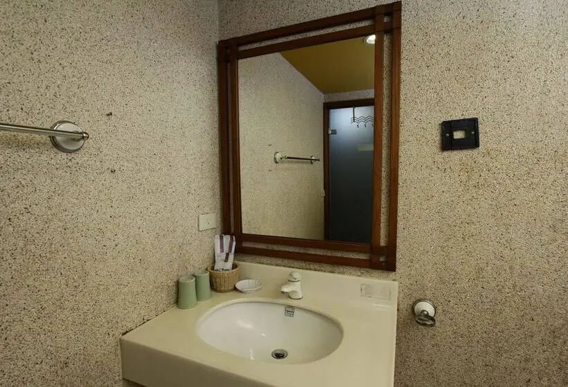 اتاق استاندارد چهار تخته, Sanyi Sakura Resort