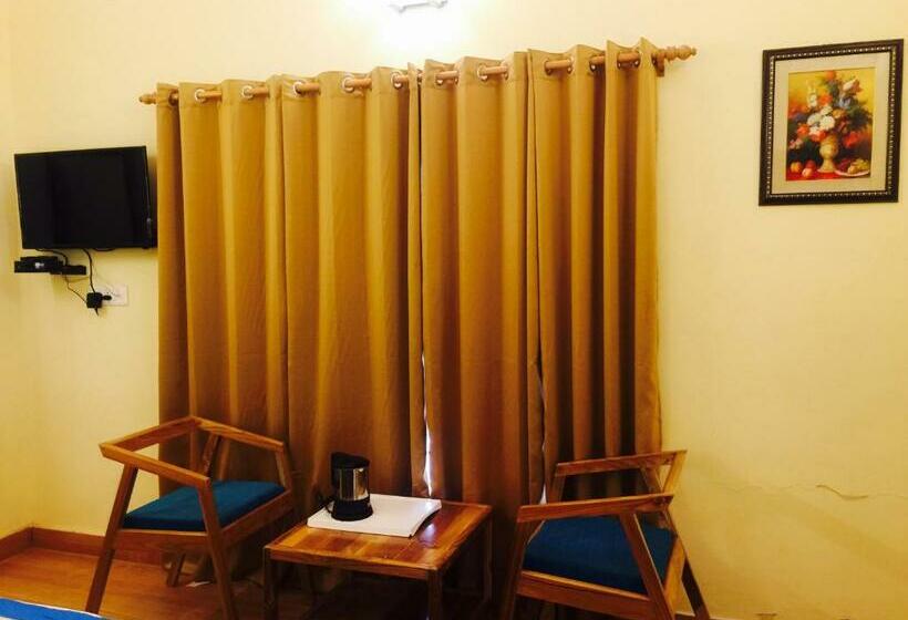 חדר דלוקס, The Woods