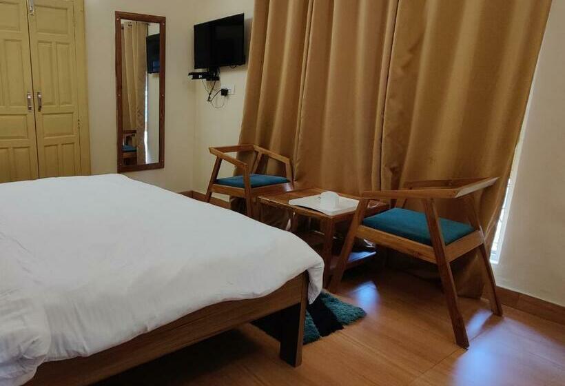 חדר דלוקס, The Woods