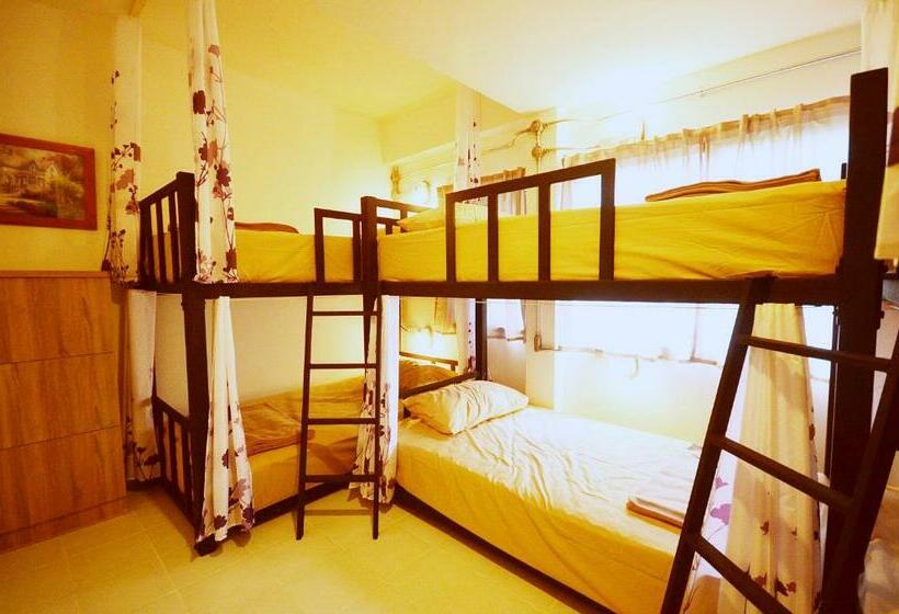 浴室共有ファミリールーム, Early Bird Hostel Ayutthaya