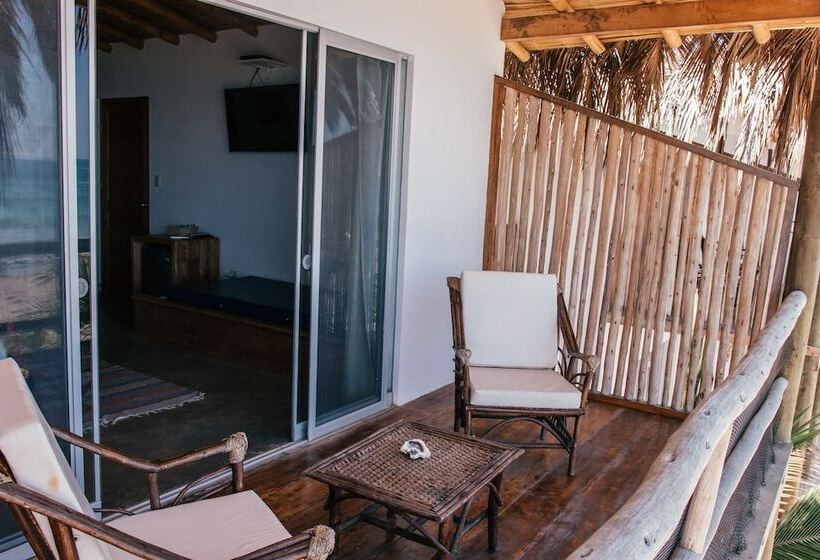 سوییت جونیور با چشمانداز دریا, Baja Canoas