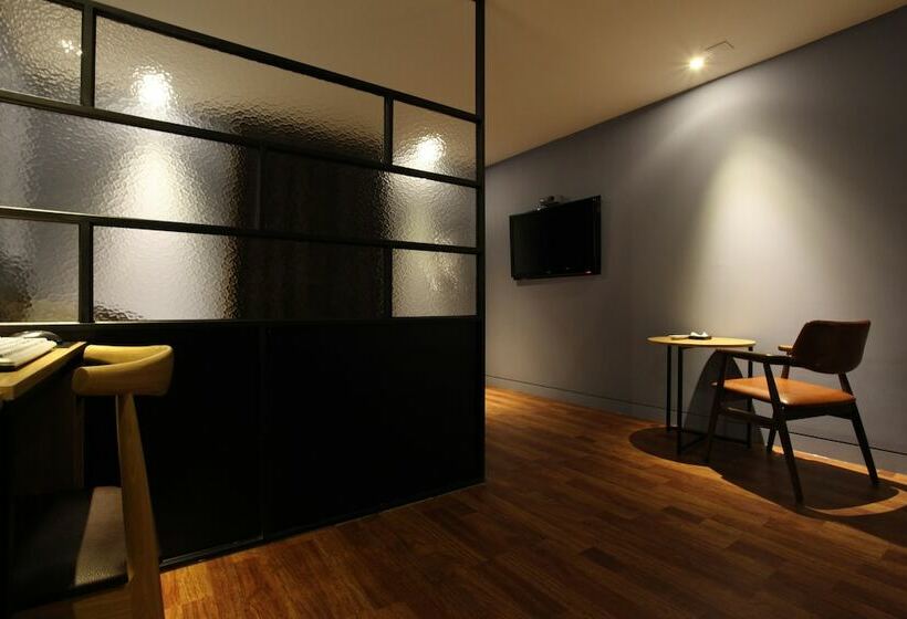 חדר דלוקס, Banwol