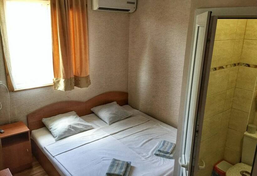 غرفة أساسية, Golubaya Laguna