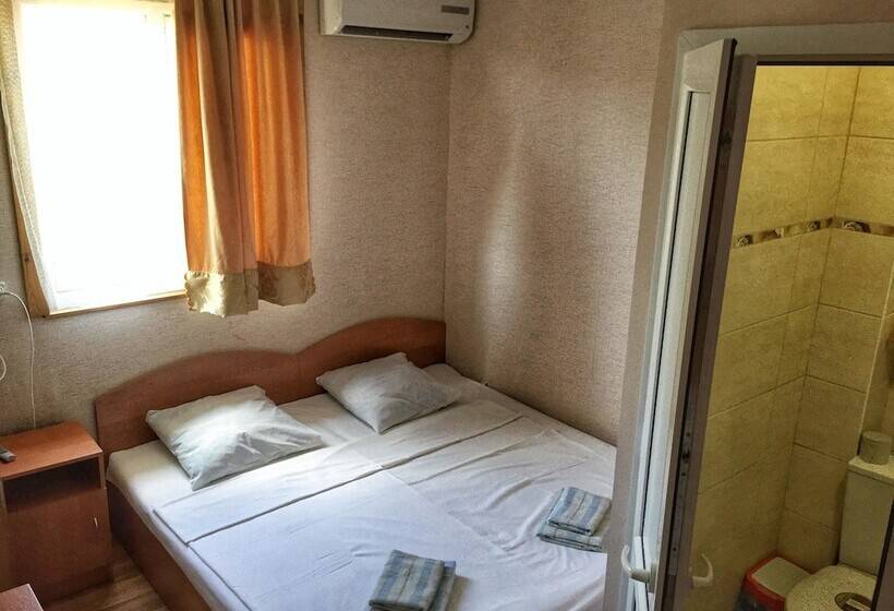 غرفة أساسية, Golubaya Laguna