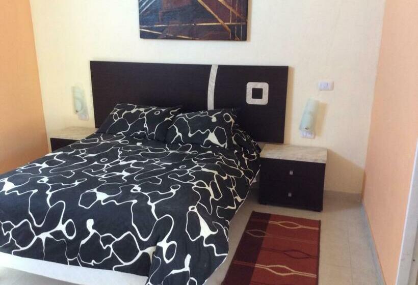 스탠다드 룸 킹사이즈 침대, Hosteria Covadonga