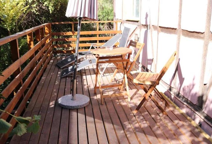 اتاق استاندارد با تخت بزرگ, La Petite France