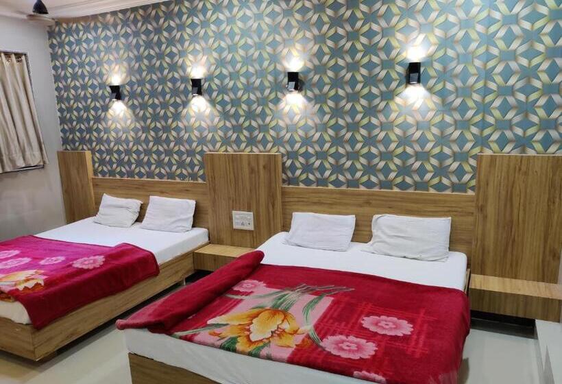 חדר דלוקס לארבעה, Milan