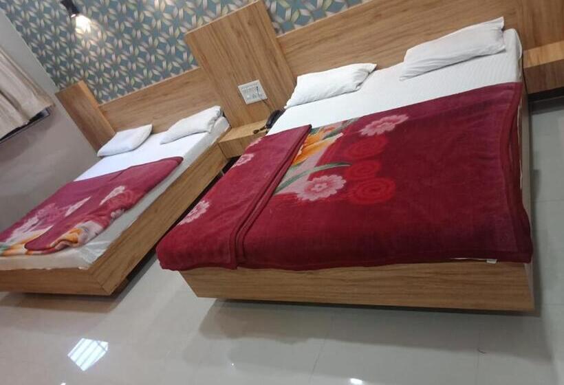 חדר דלוקס לארבעה, Milan