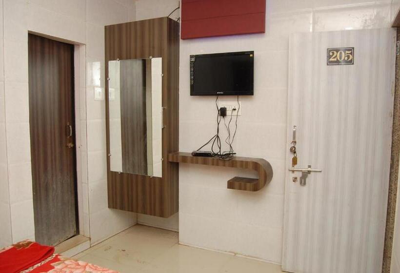 חדר דלוקס, Milan