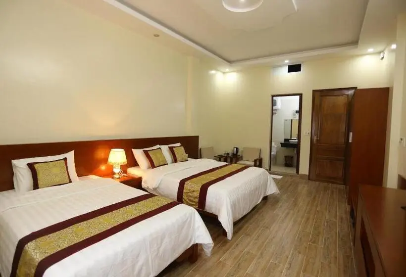 اتاق راحتی سه تخته, Royal Hotel Ha Giang