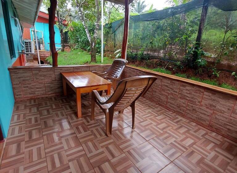 패밀리 룸, Gitana Corcovado, Y Tour Operador