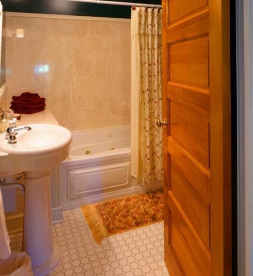 جناح ديلوكس, Rose Heart Inn