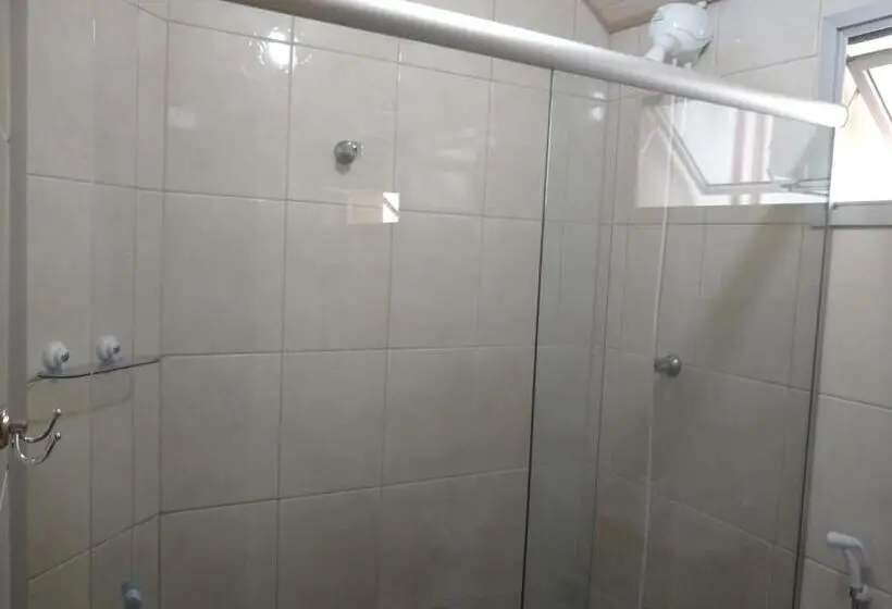 Standard-huone, Di Fratelli