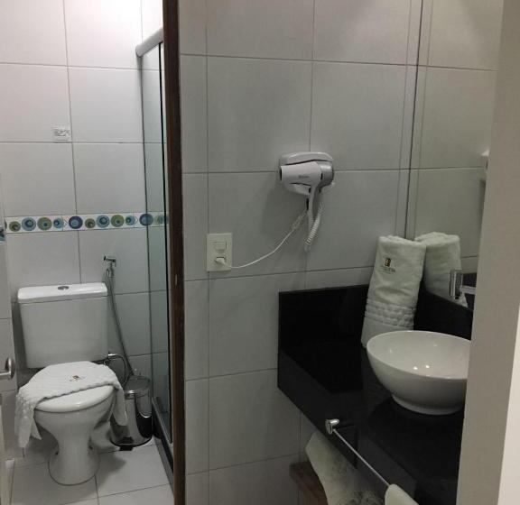 高品质的四人房间, Etiqueta