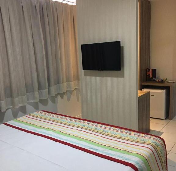 高品质的四人房间, Etiqueta