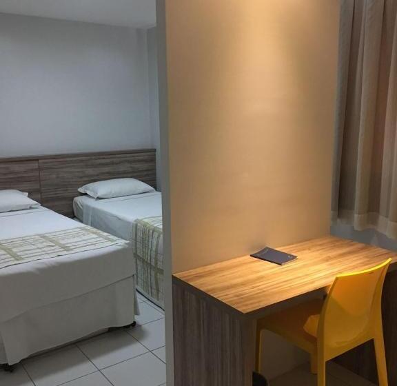 高品质的四人房间, Etiqueta