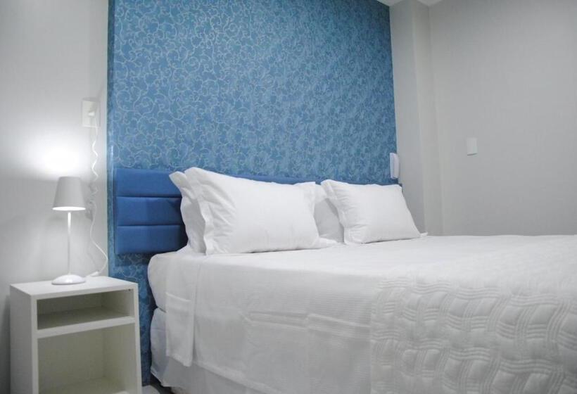 高品质的四人房间, Etiqueta