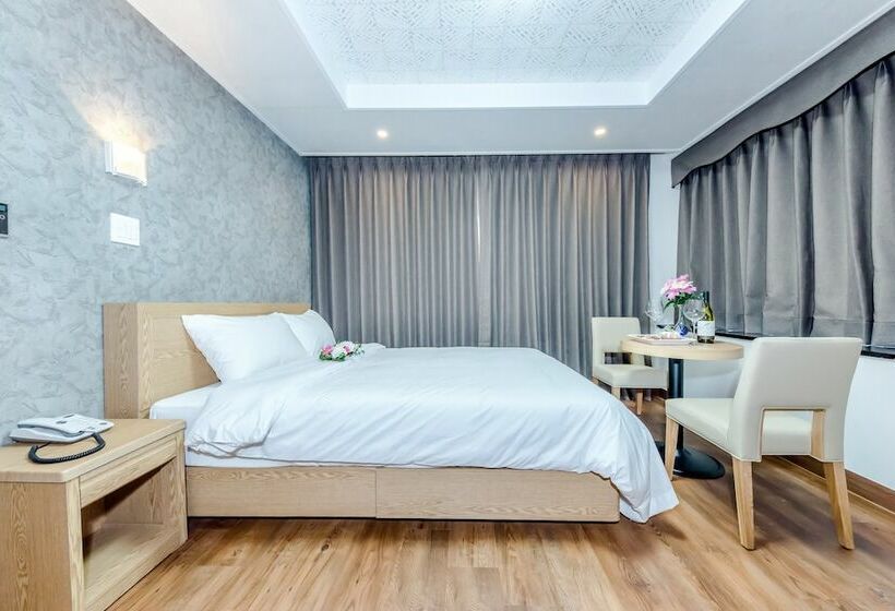 غرفة قياسية, Leslie