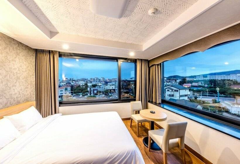 غرفة قياسية, Leslie