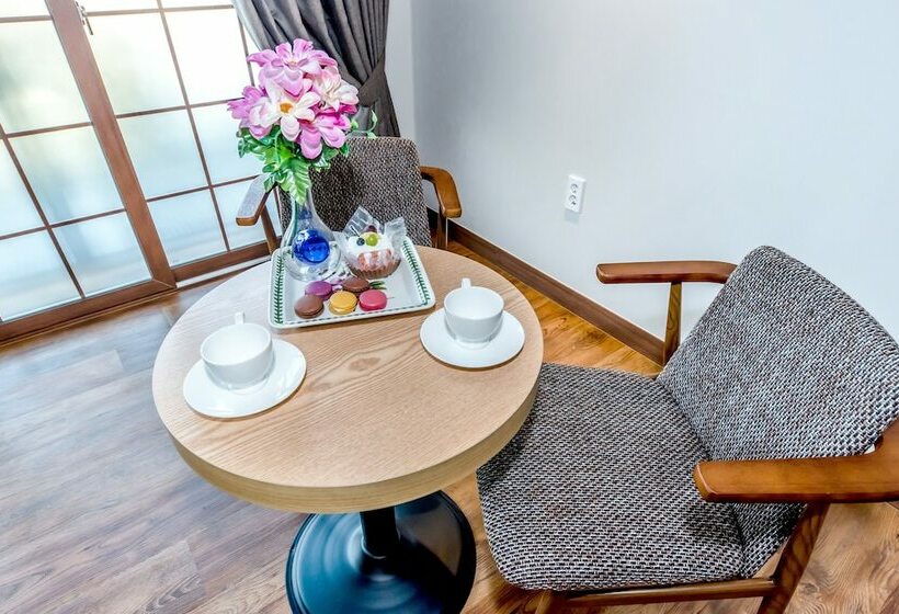 غرفة قياسية, Leslie