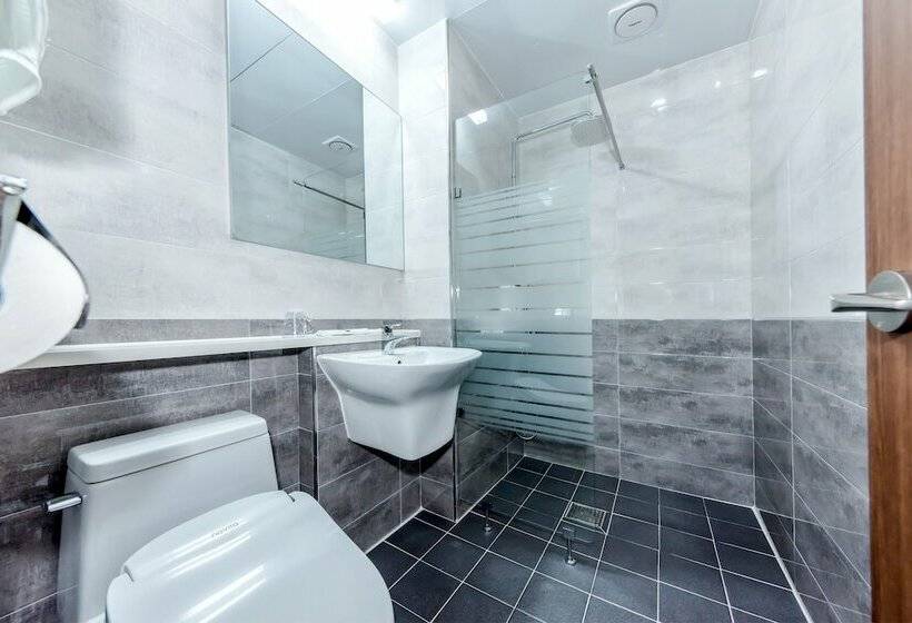 غرفة قياسية, Leslie