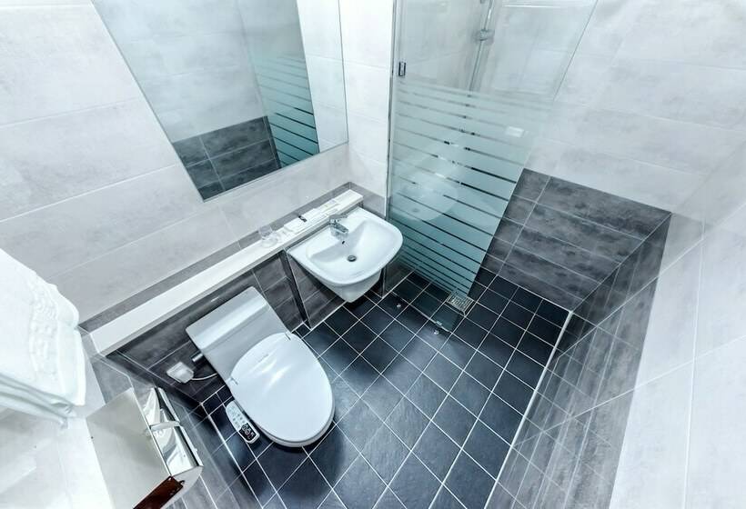 غرفة قياسية, Leslie